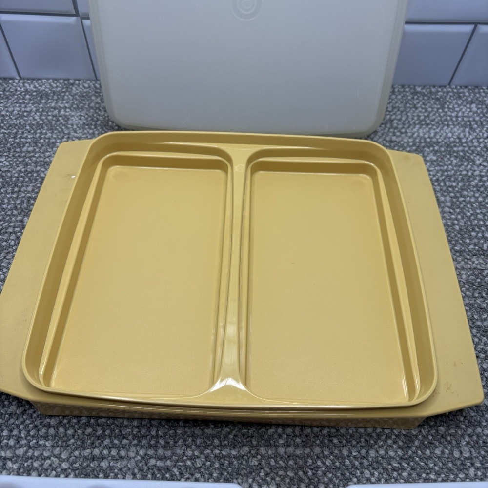 Vintage Tupperware Deviled Egg Trays with Harvest Gold Carrier W Lid - Picture 4 of 6
